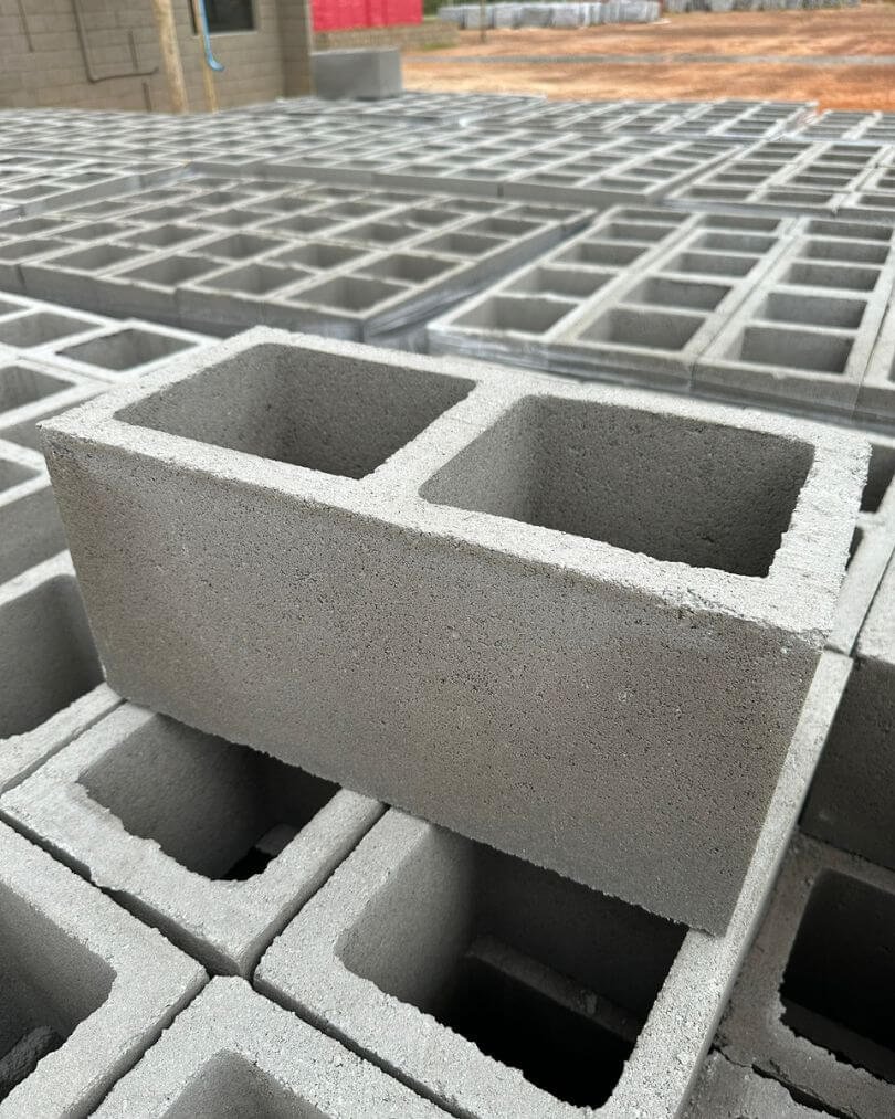 Bloco de concreto de vedação SmartMold 19x19x39 cm fabricado em João Pinheiro MG